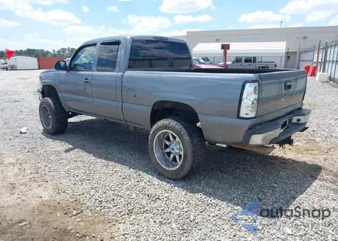 2003 Chevrolet Silverado 1500 z USA, uszkodzony, nr VIN 1GCEK19V33E142807